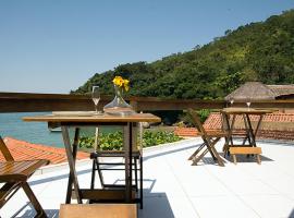 Trindade Hospeda -Casa 1- Você a Varanda e o Mar, hotel em Trindade