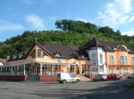 Galcsik Fogadó, hotel in Salgótarján
