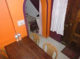 Four Seasons Home Stay (1BDH)