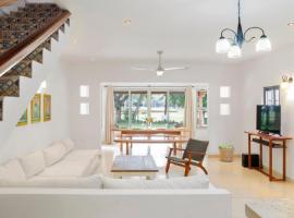 Town House 6, holiday rental in Iguana