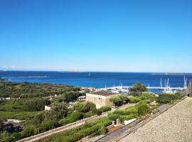 Little Emerald House, hotel en Marina di Portisco