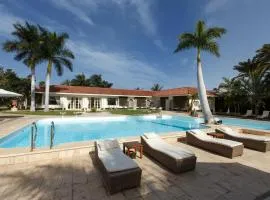 Sunset Luxe Retreat