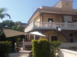 Villa Capriccio, parkimisega hotell sihtkohas Villaggio San Leonardo