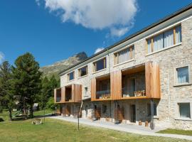 Randolins Familienresort, hotel cerca de Pony Suvretta, St. Moritz