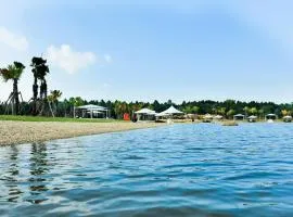FLAMINGOS Villa Happy BT