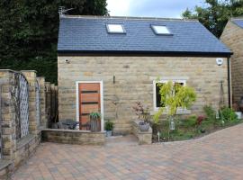Wisteria way cottage, hotel with parking in Leeds