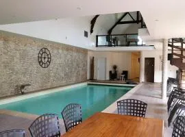 Gîte Jet d'eau avec piscine intérieure 30 minutes Versailles