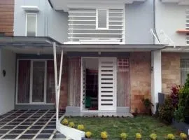 Vila Monex