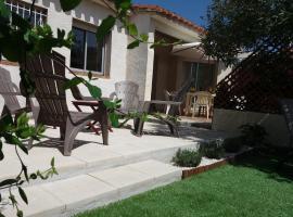 Belle villa classée 4 étoiles proche plage avec jardin, hotel que aceita animais de estimação em Saint-Cyprien-Plage