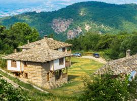 Leshten Guest Homes, hotel di Leshten