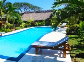 Tropic Hôtel、Ambondronaにあるファシエン空港 - NOSの周辺ホテル