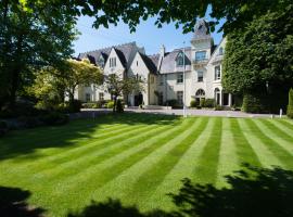 Glen-Yr-Afon House Hotel, hotel u gradu Usk