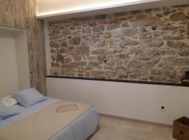 Cal Marsal, hotel in Aitona