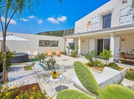 Villa Bonifato vista sulle campagne e sul mare siciliano alloggio per uso turistico, hotel para famílias em Alcamo