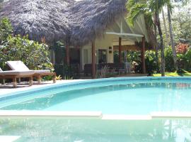 Caribbean Beach Villa Playa Bonita Las Terrenas，拉斯特拉納斯的小屋