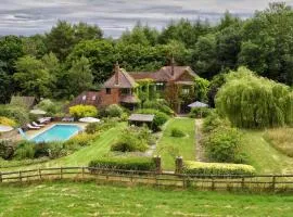 The Limes Country House with Heated Pool & Hot Tub