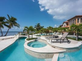 Belizean Cove Estates Luxury Beachfront Villa, feriebolig i San Pedro