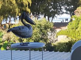 Le Pelican: L'Ermitage-Les-Bains şehrinde bir otel