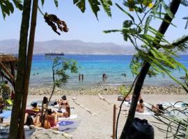 Sunshine Suite Boutique - Only 5 Min Walk To The Beach, hotel di Eilat