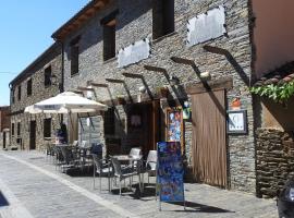 Casa Rural Monfragüe, country house in Villarreal de San Carlos