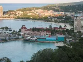 Penthouse On The Ridge