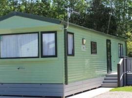 Carmels Caravan Borwick Lakes, apartment in Carnforth