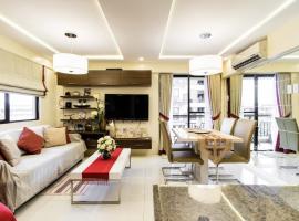 Grand Apartment near BGC, hotel i Manila