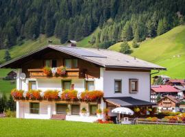 Haus Annemarie Apartments Kartitsch - Hochpustertal、カルティッシュのホテル
