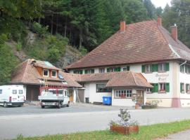 Haus Barnabas im Engel, Gasthaus Engel、Utzenfeldのゲストハウス