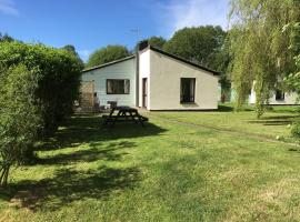 20 Notter Bungalow, vacation home in Saltash