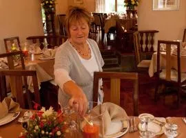 Hanora's Cottage Guesthouse and Restaurant