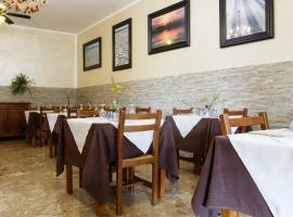 Locanda con cucina Il Tornado: Gramignazzo'da bir Oda ve Kahvaltı