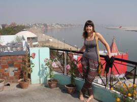Rahul Guest House, hotel with parking in Varanasi