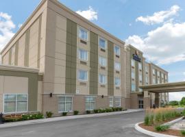 Comfort Inn & Suites, хотел с паркинг в Боумънвил