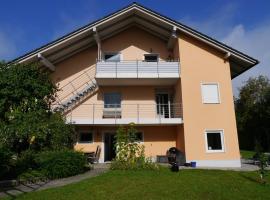 FeWo KeDo, hotel con estacionamiento en Neukirchen vorm Wald