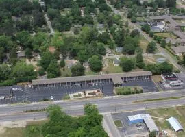 Scottish Inn and Suites Perry
