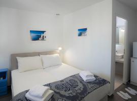 Edem, Hotel in Fira