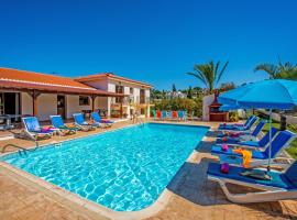 Androniki Luxury Villa Sea Views Pool BBQ WiFi A/C، فندق رفاهية في بوليس خريسوخوس