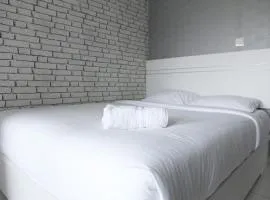 Modern and Comfortable Studio Apartment Springlake Summarecon near Summarecon By Travelio