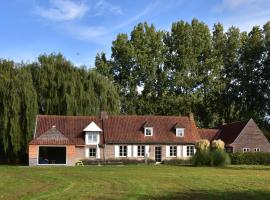 Beautiful holiday home with sauna, hotel in Saint-Omer