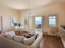 Villa Itis Luxury Suite with Balcony, Panoramic View & Jacuzzi: Neapoli şehrinde bir otoparklı otel