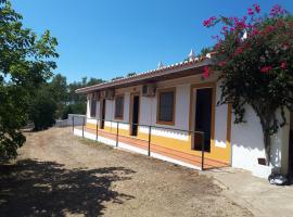 Palacete Dos Alcaides, family hotel in Minas de São Domingos