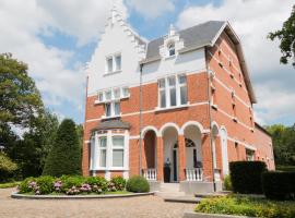 Prachtig herenhuis uit 1925, self catering accommodation in Nijlen