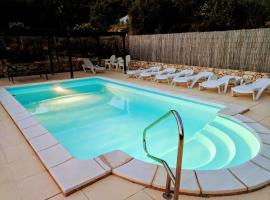 Modern Villa apartment & private pool, smeštaj za odmor u gradu Hativa