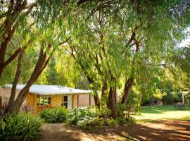 Peppermint Brook Cottages, hotel in Margaret River Town