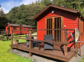 Rashfield Sheilings - Romantic Riverside Lodges near Dunoon & Pucks Glen, hotel v destinácii Dunoon