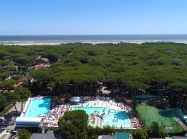 Camping Mare e Pineta、リド・ディ・スピーナのビーチ・ホテル