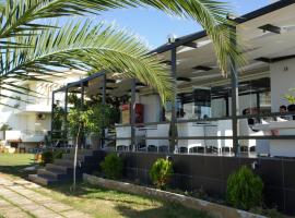 Konsta Apartments, Hotel in Kanali