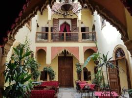 Riad Marlinea, hotel with hot tubs in Sale