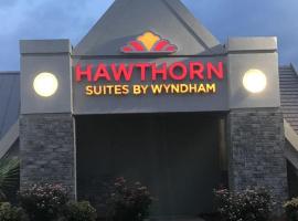Hawthorn Suites by Wyndham Columbia, hotel in Columbia